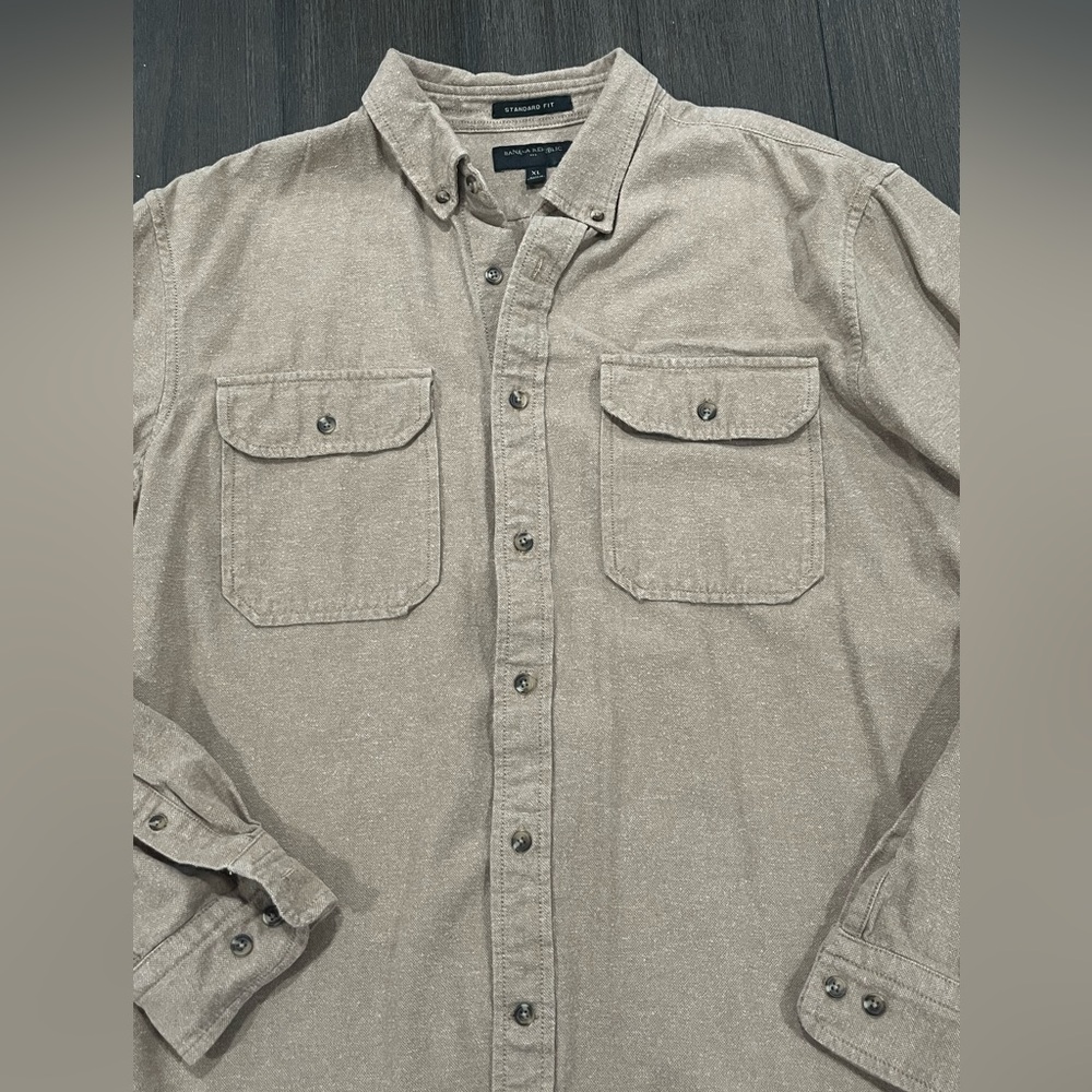 Banana Republic tan button up size XL